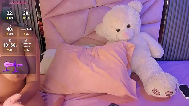 Snapshot of Alisse_Miller chatting on 02-22-25, 04:29 Alisse Miller online show from 02-22-25, 04:29