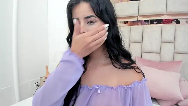 emma castilloo online show from 12-07-24, 12:24