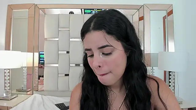 emma castilloo online show from 12-08-24, 06:06