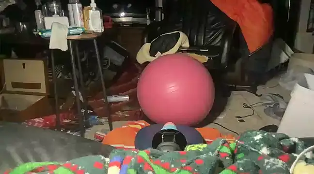 Snapshot of Blazedsurfer30 chatting on 03-07-25, 12:45 Blazedsurfer30 online show from 03-07-25, 12:45