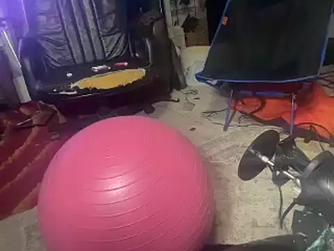 Snapshot of Blazedsurfer30 chatting on 03-08-25, 05:07 Blazedsurfer30 online show from 03-08-25, 05:07