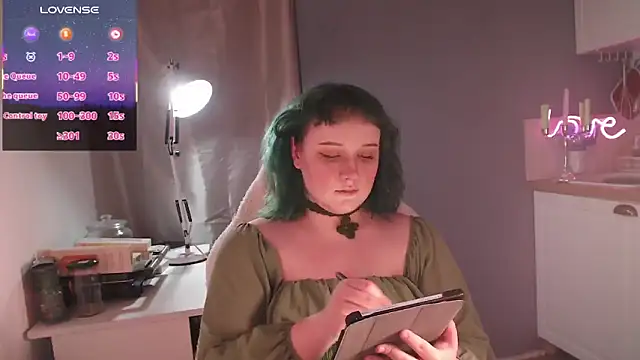 Snapshot of Horny_Spell chatting on 11-17-25, 11:43 Horny Spell online show from 11-17-25, 11:43