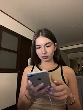 Coralinee 01 online show from 05-14-26, 12:28