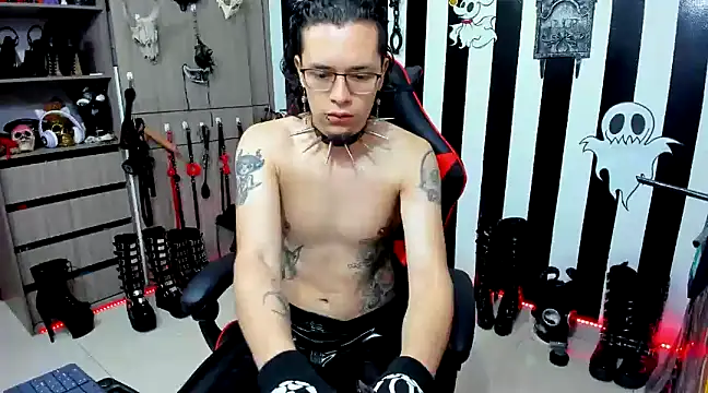 Snapshot of daven56 chatting on 12-09-24, 01:55 daven56 online show from 12-09-24, 01:55