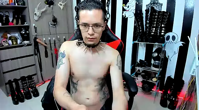 Snapshot of daven56 chatting on 12-29-24, 07:22 daven56 online show from 12-29-24, 07:22