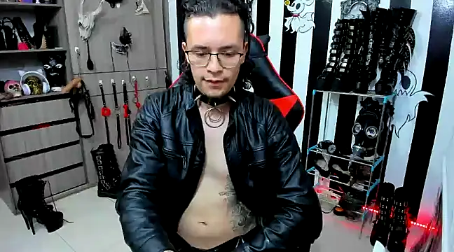 Snapshot of daven56 chatting on 01-20-25, 03:39 daven56 online show from 01-20-25, 03:39