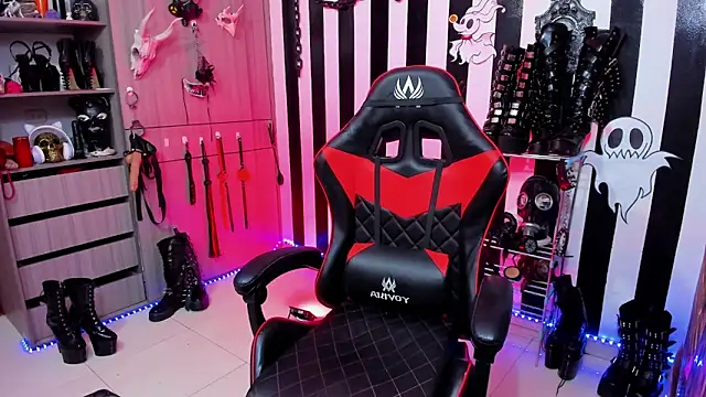 Snapshot of daven56 chatting on 03-19-25, 12:56 daven56 online show from 03-19-25, 12:56