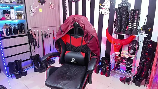 Snapshot of daven56 chatting on 09-20-25, 01:45 daven56 online show from 09-20-25, 01:45