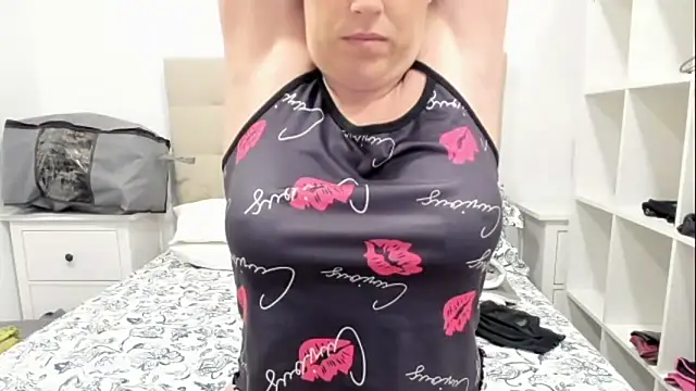 emmita69  online show from 11-17-25, 10:37