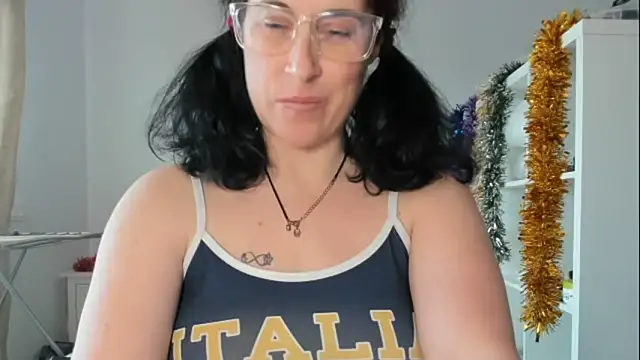 emmita69  online show from 12-22-25, 10:45