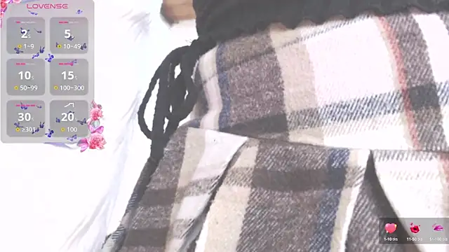 Snapshot of Amara18_ chatting on 09-27-25, 07:35 Amara18 online show from 09-27-25, 07:35