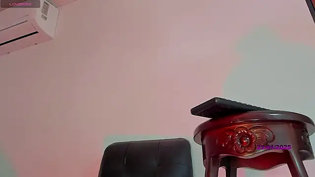 Snapshot of Karoline_Marin chatting on 01-21-25, 09:25 Karoline Marin online show from 01-21-25, 09:25