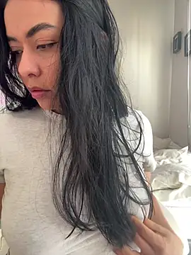 PetitLumiere online show from 02-02-25, 09:56