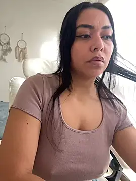 Snapshot of PetitLumiere chatting on 02-05-25, 12:49 PetitLumiere online show from 02-05-25, 12:49