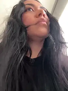 PetitLumiere online show from 02-08-25, 01:11