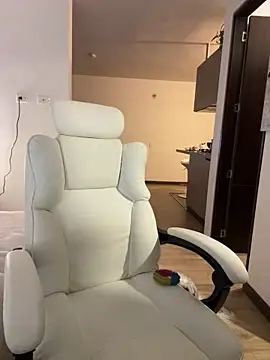 PetitLumiere online show from 02-28-25, 01:26