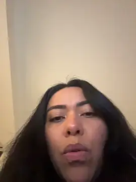 Snapshot of PetitLumiere chatting on 11-25-25, 04:56 PetitLumiere online show from 11-25-25, 04:56