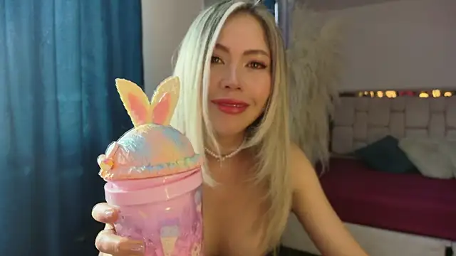 Ammy Castro online show from 04-08-26, 09:48