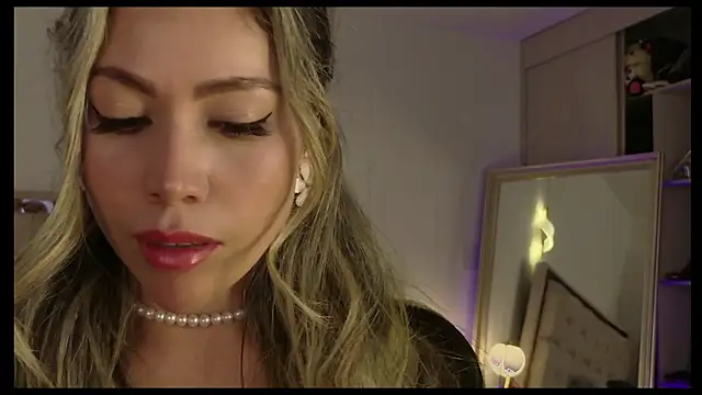 Snapshot of Ammy_Castro chatting on 06-11-26, 10:41 Ammy Castro online show from 06-11-26, 10:41