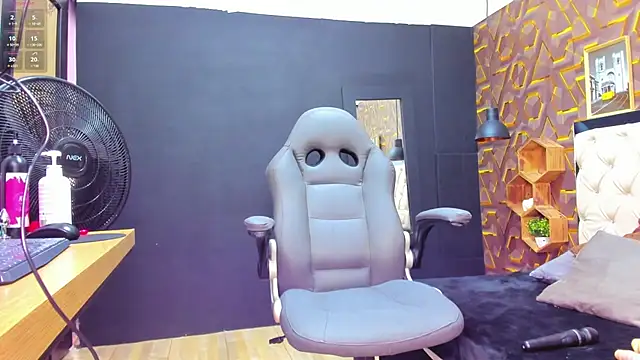 deyy madissonn online show from 02-12-25, 07:02