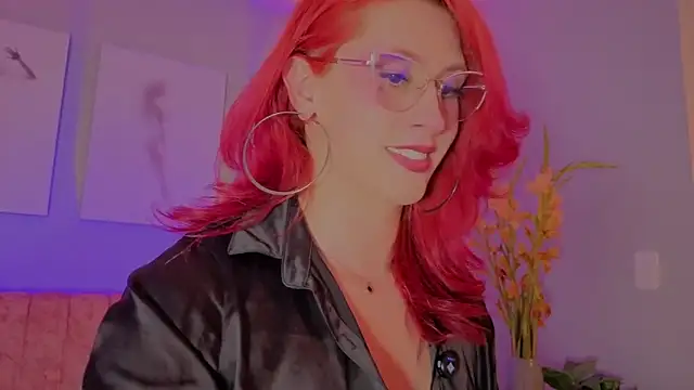 Juliana Saenzz online show from 11-25-25, 04:01