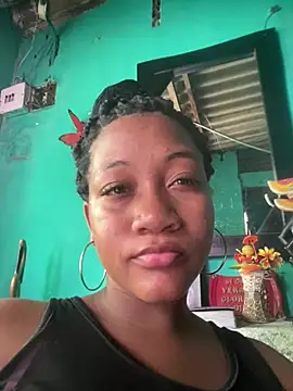 Snapshot of AleezaFrench chatting on 05-03-26, 03:18 AleezaFrench online show from 05-03-26, 03:18