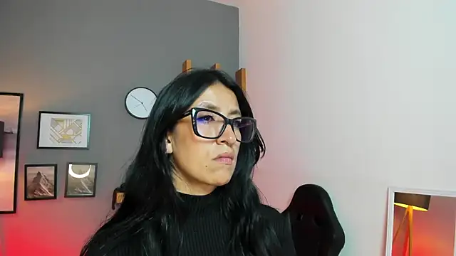 kira moon   online show from 04-23-26, 08:22