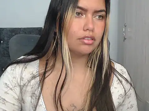 Snapshot of sweetkitty_16 chatting on 04-08-26, 09:04 sweetkitty 16 online show from 04-08-26, 09:04