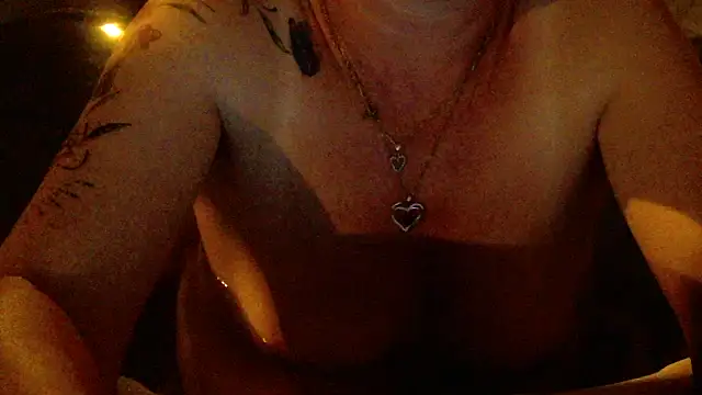 Snapshot of xxNoeliaxx chatting on 05-22-26, 08:14 xxNoeliaxx online show from 05-22-26, 08:14