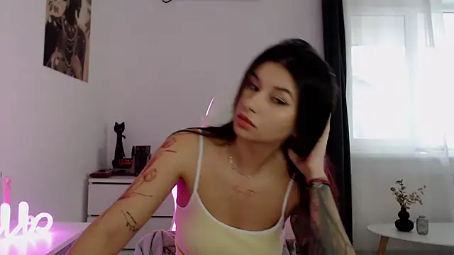 Snapshot of Simply_the_best chatting on 11-28-25, 01:25 Simply the best online show from 11-28-25, 01:25