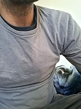 Snapshot of molozeb chatting on 09-29-25, 03:28 molozeb online show from 09-29-25, 03:28