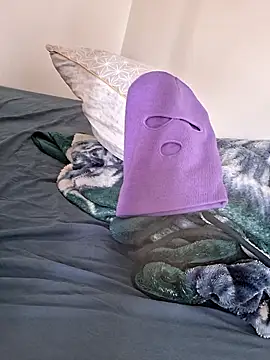 Snapshot of molozeb chatting on 10-13-25, 12:16 molozeb online show from 10-13-25, 12:16