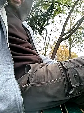 Snapshot of molozeb chatting on 11-10-25, 01:32 molozeb online show from 11-10-25, 01:32