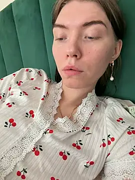 Lisaaa Alisa online show from 04-27-26, 03:59