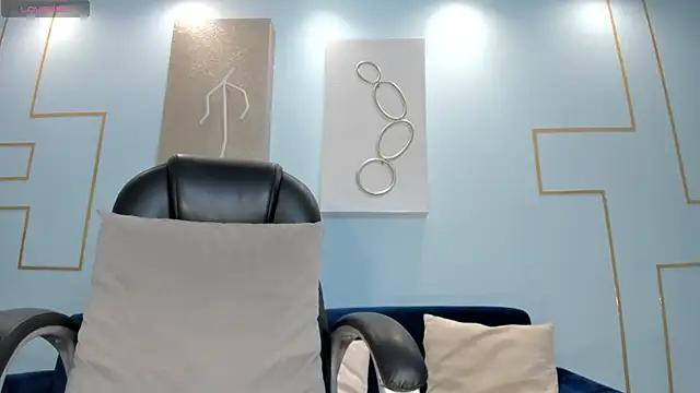 JessicaWilliams1 online show from 03-08-25, 10:22