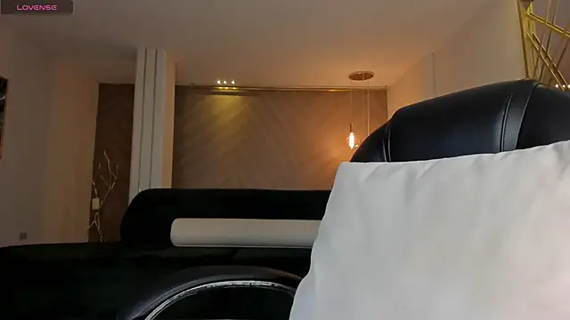 JessicaWilliams1 online show from 09-19-25, 09:54