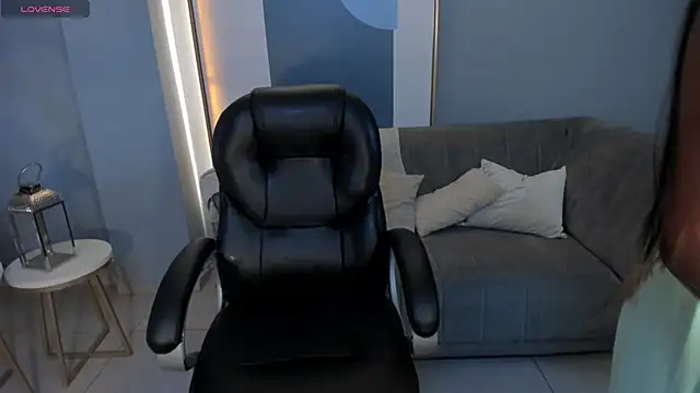 JessicaWilliams1 online show from 10-05-25, 08:34