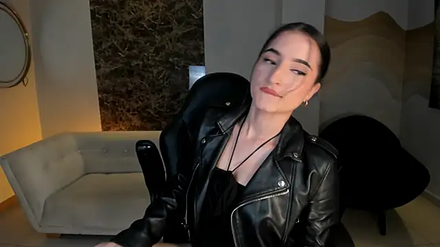 Snapshot of DominiqueVega chatting on 12-19-24, 06:56 DominiqueVega online show from 12-19-24, 06:56