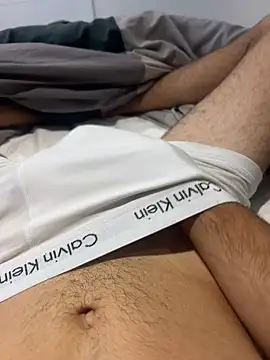 h0rnyguy001 online show from 10-08-25, 06:33