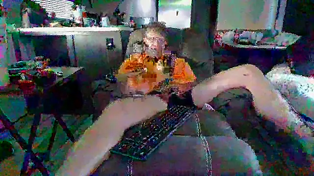 Snapshot of lateniter chatting on 09-24-25, 12:30 lateniter online show from 09-24-25, 12:30