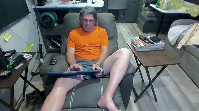 lateniter online show from 03-31-26, 03:52