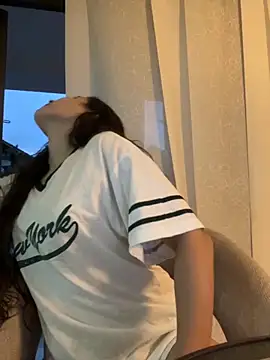 Snapshot of LittleDoll___ chatting on 11-12-25, 10:30 LittleDoll online show from 11-12-25, 10:30