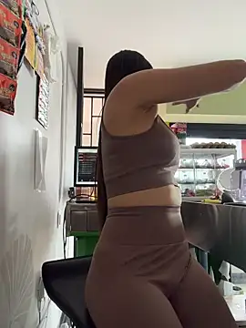 LittleDoll    online show from 04-25-26, 02:36