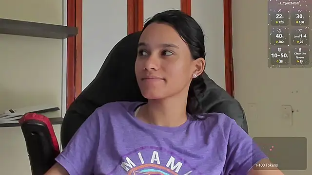 Snapshot of SamanthaWatson chatting on 01-10-25, 04:30 SamanthaWatson online show from 01-10-25, 04:30