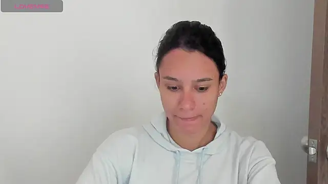 Snapshot of SamanthaWatson chatting on 03-10-25, 04:14 SamanthaWatson online show from 03-10-25, 04:14