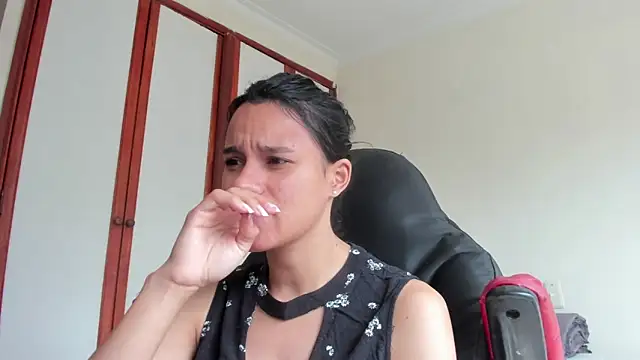 Snapshot of SamanthaWatson chatting on 03-15-25, 02:23 SamanthaWatson online show from 03-15-25, 02:23