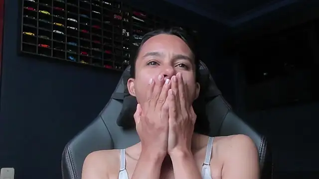 Snapshot of SamanthaWatson chatting on 03-17-25, 05:27 SamanthaWatson online show from 03-17-25, 05:27