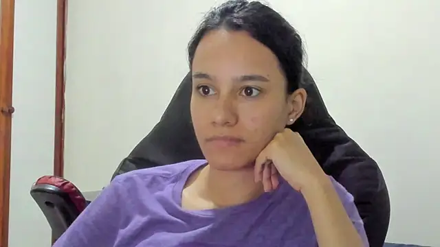 Snapshot of SamanthaWatson chatting on 03-19-25, 01:21 SamanthaWatson online show from 03-19-25, 01:21