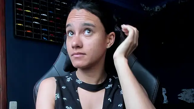 Snapshot of SamanthaWatson chatting on 03-20-25, 02:10 SamanthaWatson online show from 03-20-25, 02:10