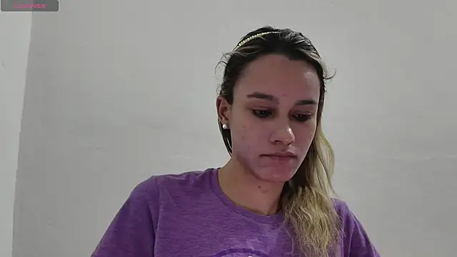 Snapshot of SamanthaWatson chatting on 11-27-25, 12:02 SamanthaWatson online show from 11-27-25, 12:02